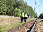 Nieletni układali przeszkody na torach. Na jedną najechał pociąg