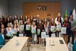 Wójt Gminy Chełm wręczył pamiątkowe dyplomy i upominki. Historyczny su