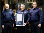 Artur Winiarski z KMP w Chełmie, najlepszy policjant dochodzeniowo-śledczy w kraju, zbiera gratulacje